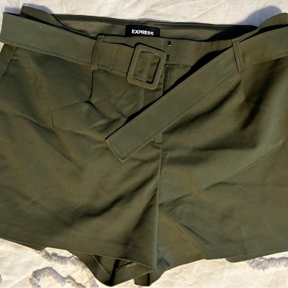 Express Shorts